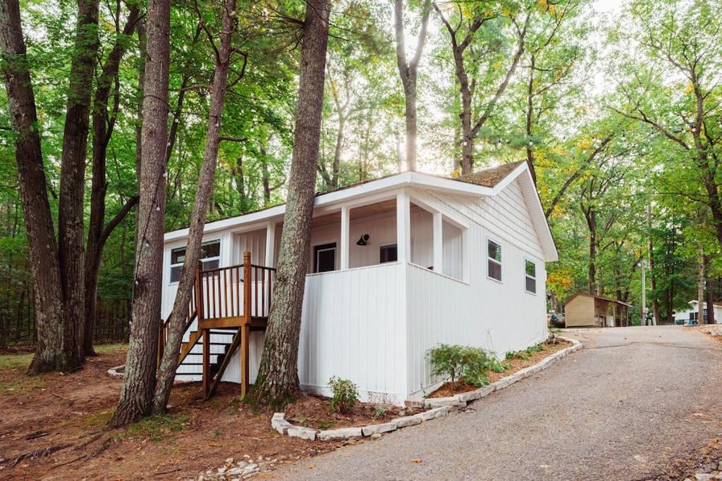 Arbutus Lake 3 Bedroom Cottage Traverse City Kültér fotó