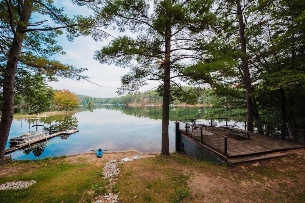 Arbutus Lake 3 Bedroom Cottage Traverse City Kültér fotó