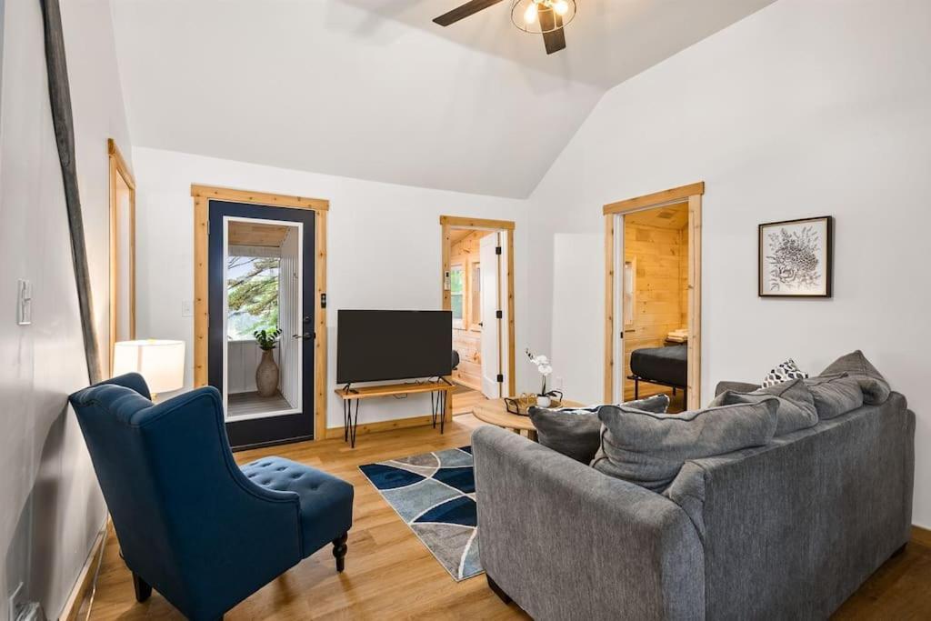 Arbutus Lake 3 Bedroom Cottage Traverse City Kültér fotó