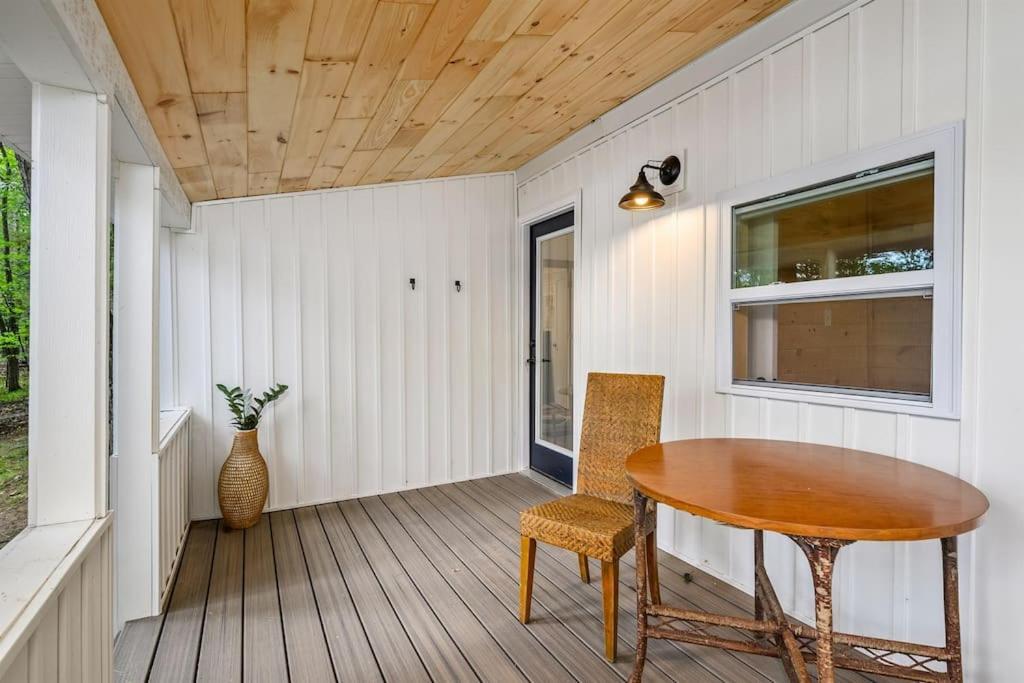 Arbutus Lake 3 Bedroom Cottage Traverse City Kültér fotó